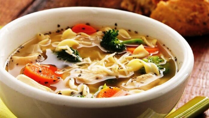 Sopa picante al estilo tailandés